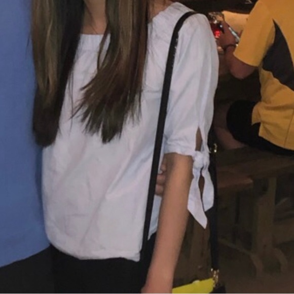 H&M off the shoulder top light blue - Picture 3 of 3